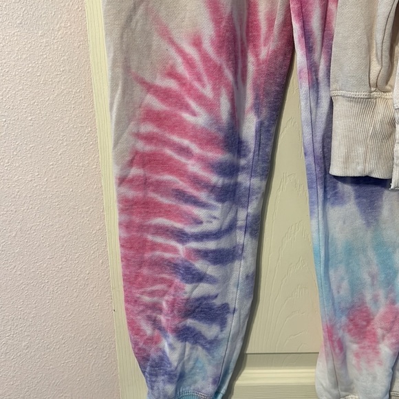 Secret Treasures Tie Dye Lounge Set Medium - Picture 5 of 6